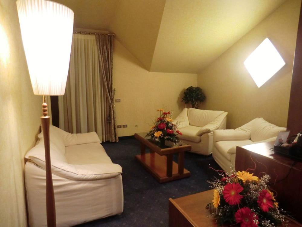 Hotel Bellavista مونتيبلونا المظهر الخارجي الصورة