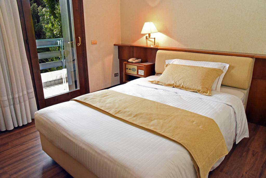Hotel Bellavista مونتيبلونا المظهر الخارجي الصورة