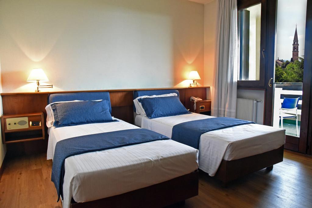 Hotel Bellavista مونتيبلونا المظهر الخارجي الصورة